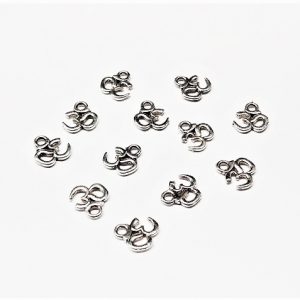 Pendentif "ohm" argent antique 10 x 10 x 1mm Trou 2mm