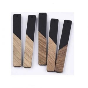 Pendentif rectangle en bois de noyer et résine 51.5 x 7.5 x 3mm